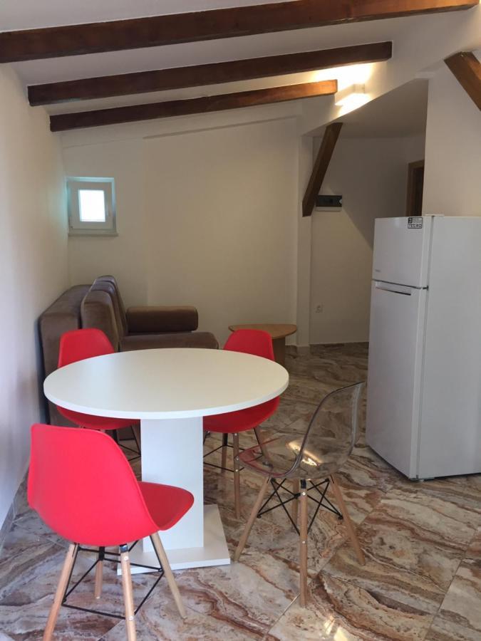 One-Bedroom Apartment, Wifi, Airco, Parking, Washing Machine, Grill Medulin Exterior foto